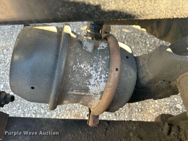 image for item EG1229 2003 International  9100i semi truck