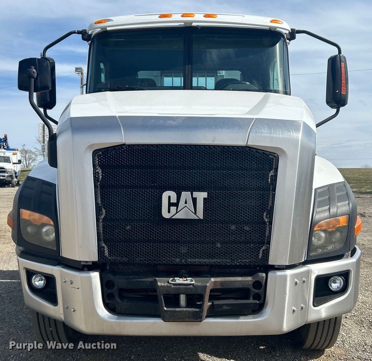 image for item EG1259 2016 Caterpillar CT660S semi truck