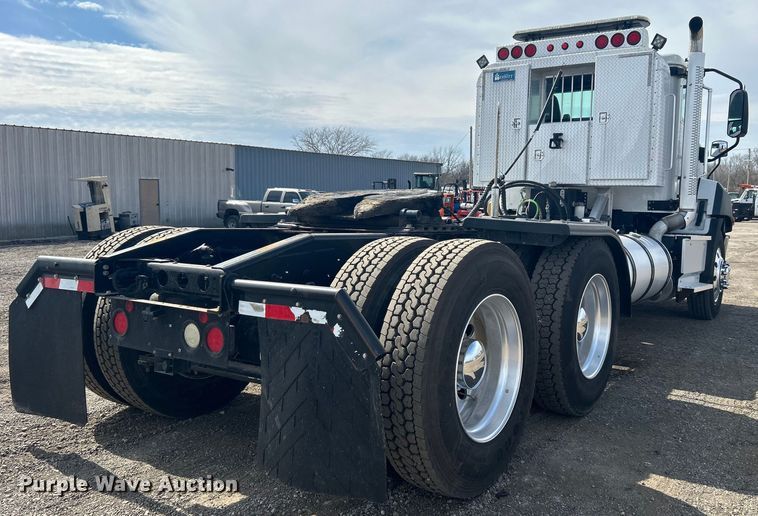 image for item EG1259 2016 Caterpillar CT660S semi truck