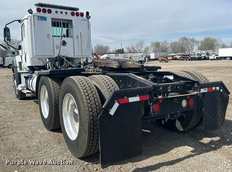 image for item EG1259 2016 Caterpillar CT660S semi truck