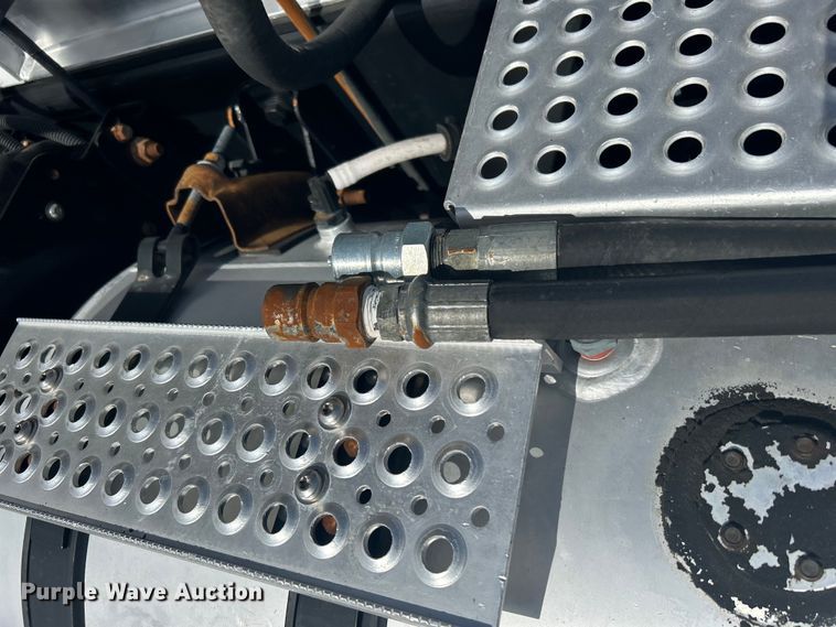 image for item EG1259 2016 Caterpillar CT660S semi truck