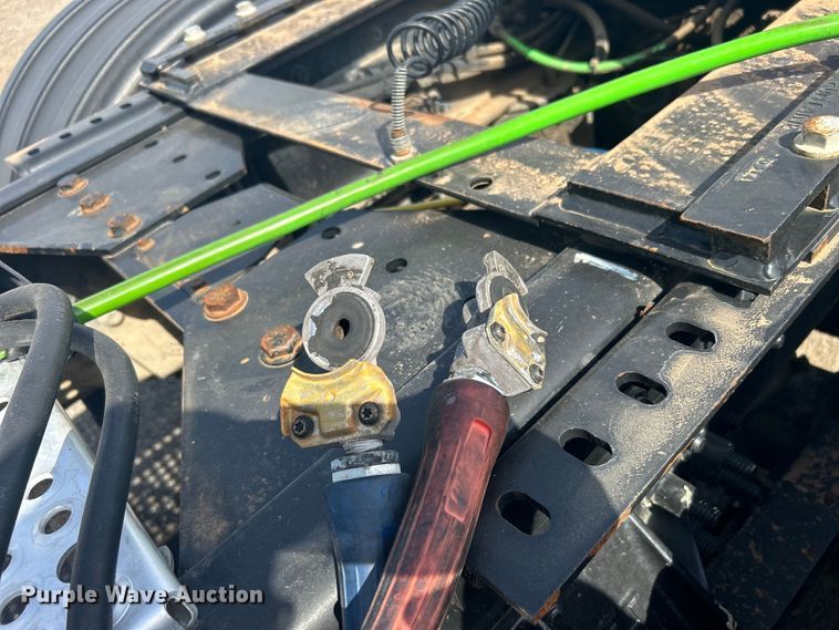 image for item EG1259 2016 Caterpillar CT660S semi truck