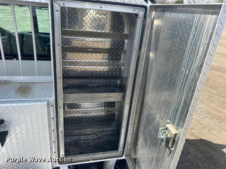 image for item EG1259 2016 Caterpillar CT660S semi truck