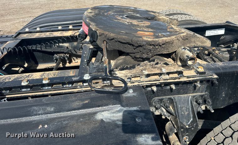 image for item EG1259 2016 Caterpillar CT660S semi truck