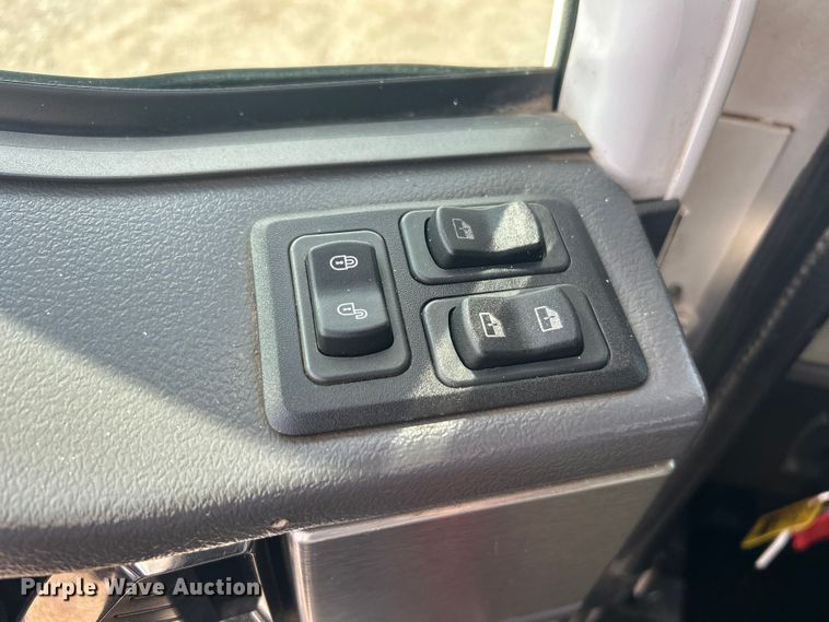 image for item EG1259 2016 Caterpillar CT660S semi truck