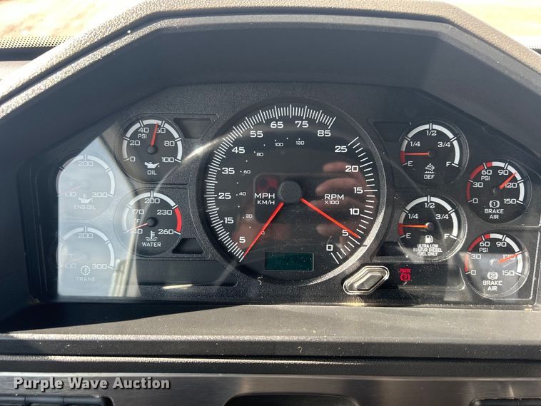 image for item EG1259 2016 Caterpillar CT660S semi truck