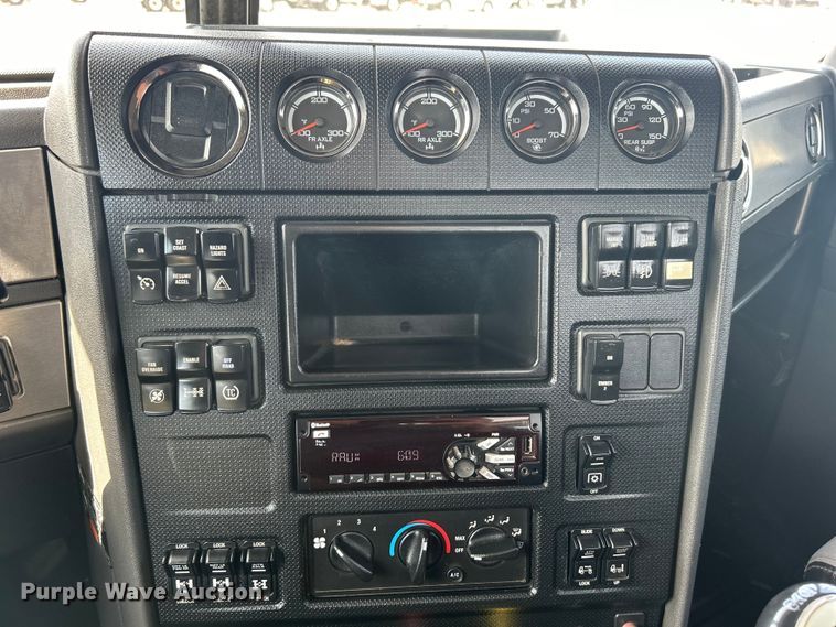 image for item EG1259 2016 Caterpillar CT660S semi truck