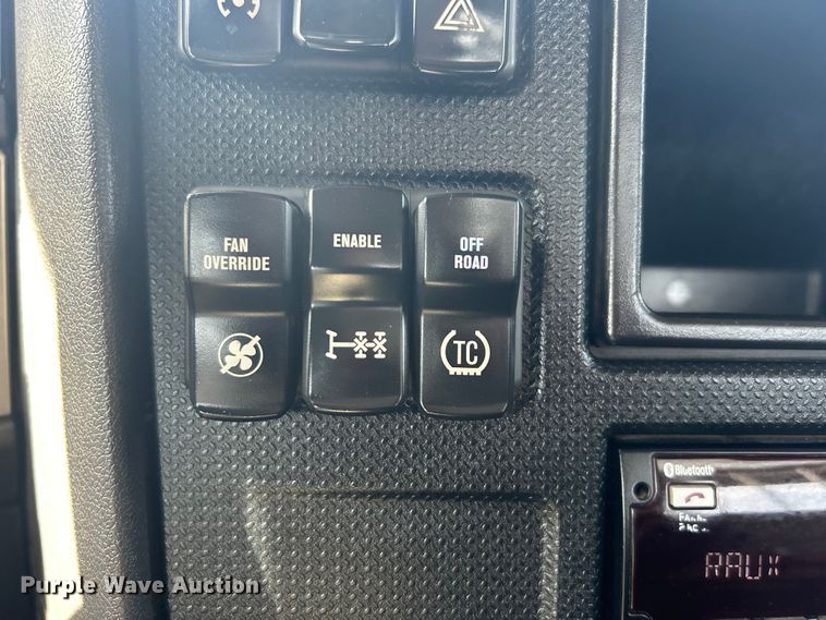 image for item EG1259 2016 Caterpillar CT660S semi truck