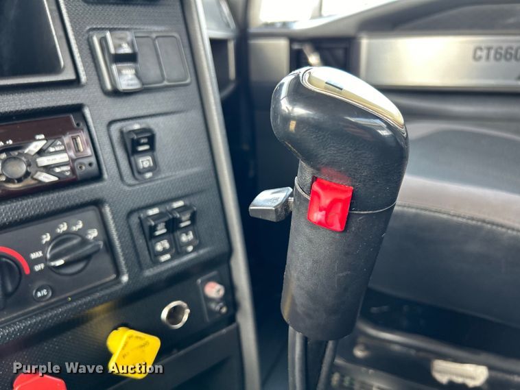 image for item EG1259 2016 Caterpillar CT660S semi truck