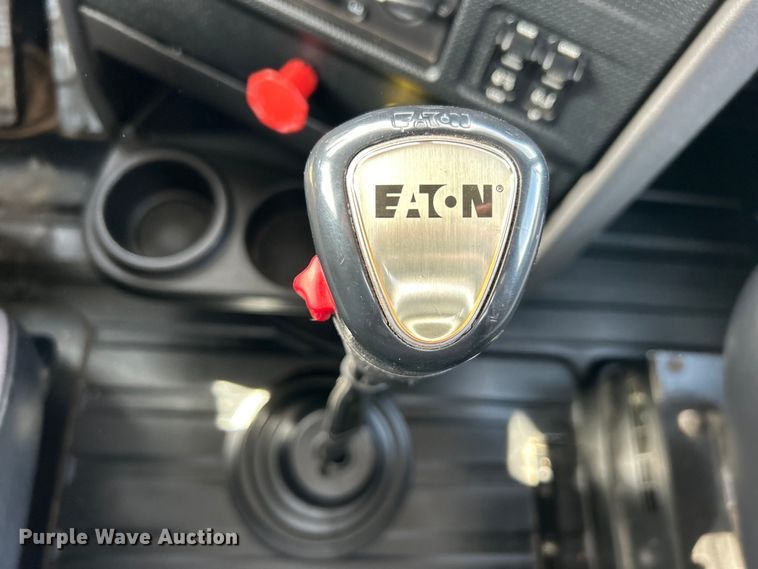 image for item EG1259 2016 Caterpillar CT660S semi truck