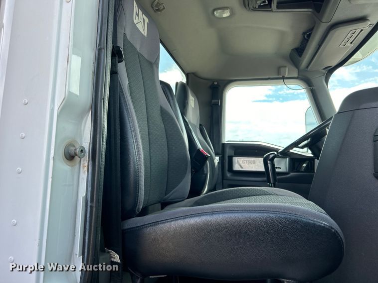 image for item EG1259 2016 Caterpillar CT660S semi truck