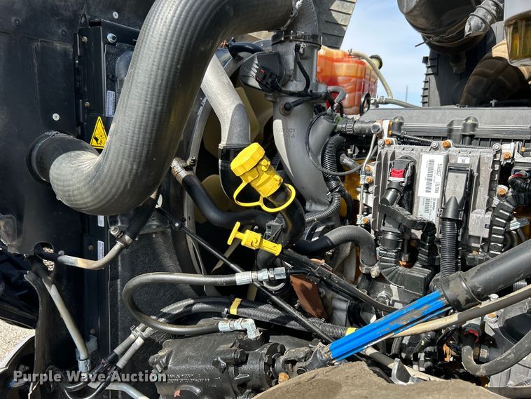 image for item EG1259 2016 Caterpillar CT660S semi truck