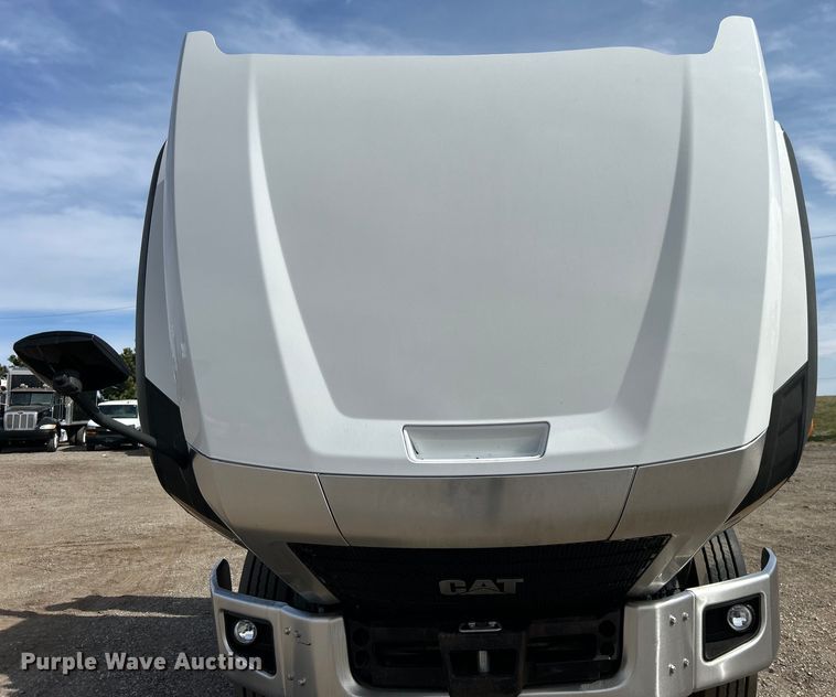 image for item EG1259 2016 Caterpillar CT660S semi truck