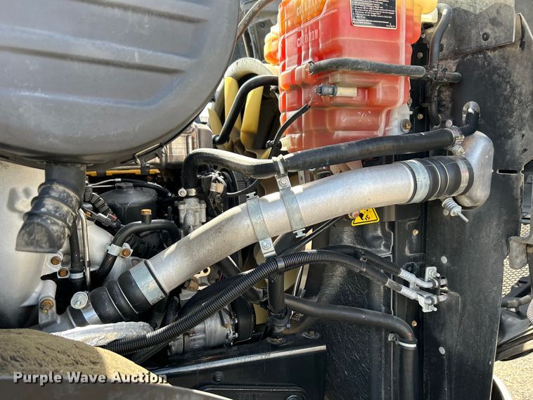 image for item EG1259 2016 Caterpillar CT660S semi truck