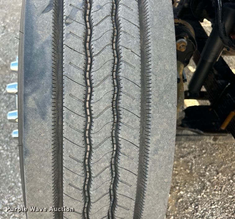 image for item EG1259 2016 Caterpillar CT660S semi truck