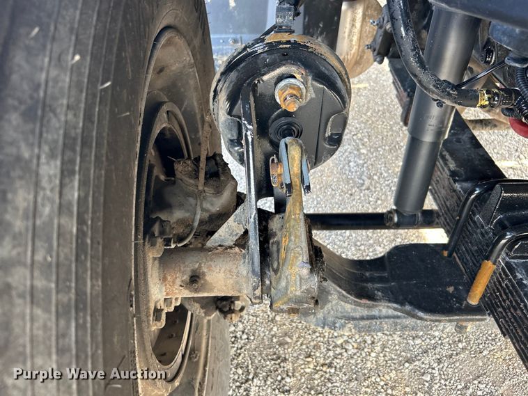 image for item EG1259 2016 Caterpillar CT660S semi truck