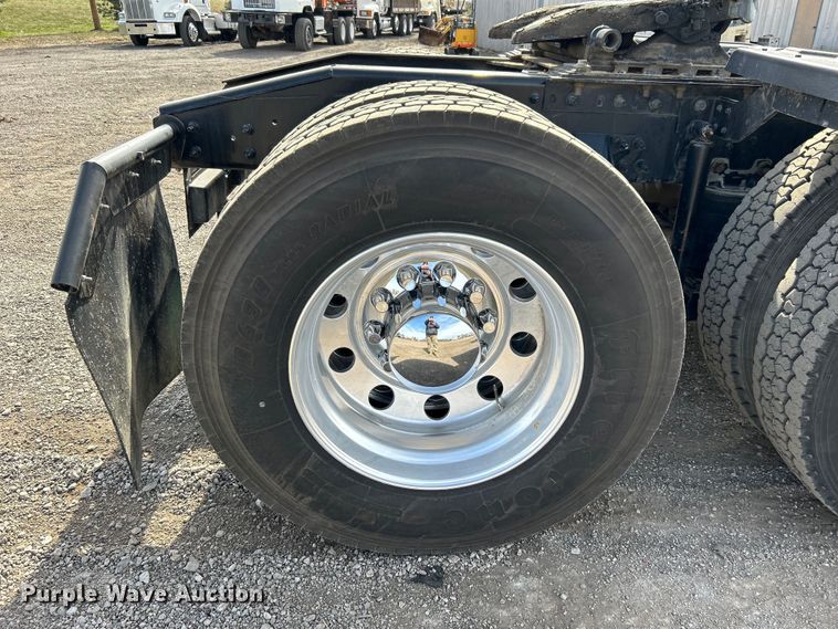 image for item EG1259 2016 Caterpillar CT660S semi truck