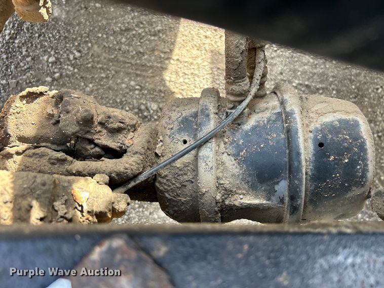 image for item EG1259 2016 Caterpillar CT660S semi truck