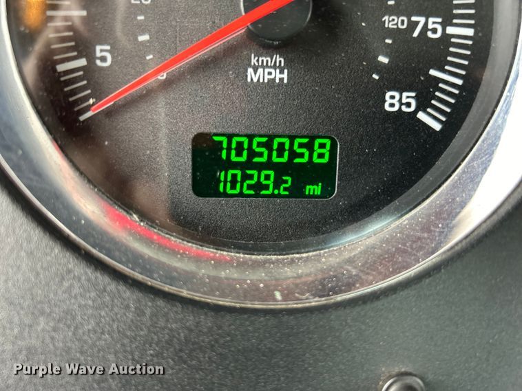 image for item EG1261 2009 Kenworth T800 semi truck