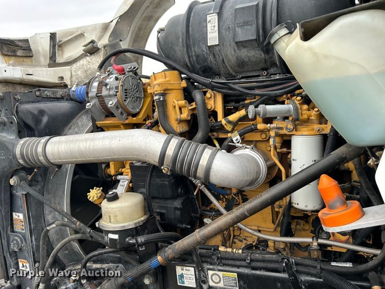 image for item EG1261 2009 Kenworth T800 semi truck