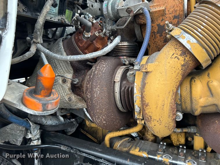 image for item EG1261 2009 Kenworth T800 semi truck