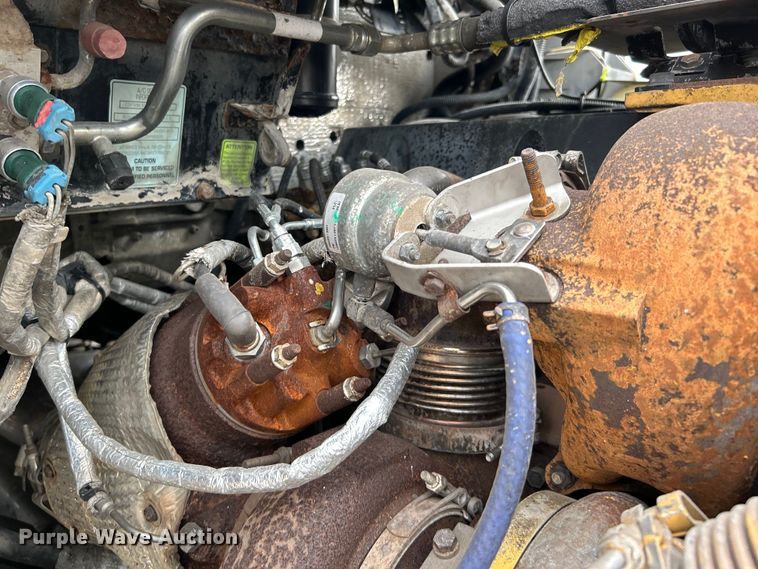 image for item EG1261 2009 Kenworth T800 semi truck