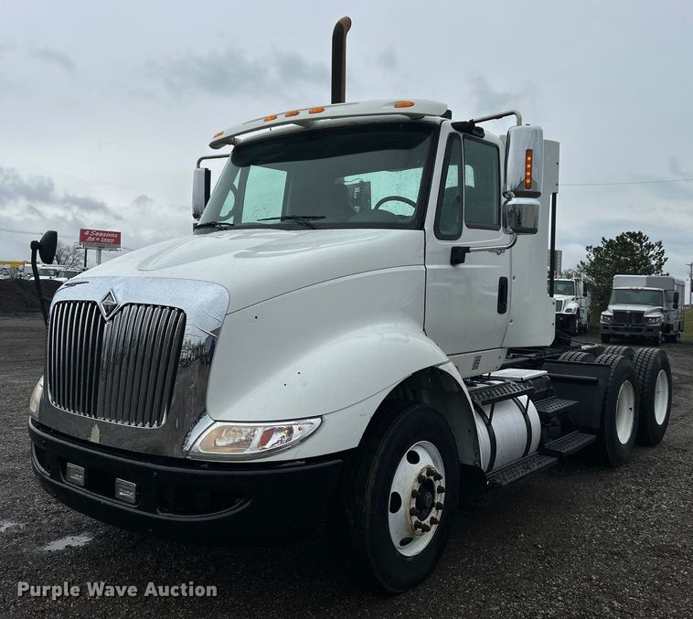 image for item EG1285 2008 International  8600 SBA semi truck