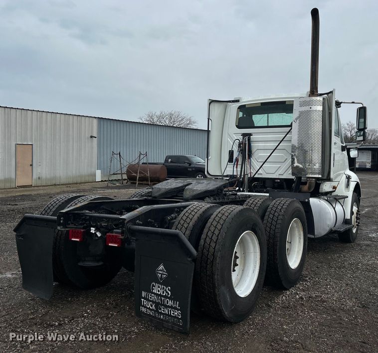 image for item EG1285 2008 International  8600 SBA semi truck