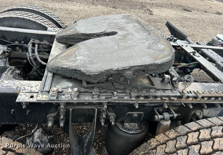 image for item EG1285 2008 International  8600 SBA semi truck