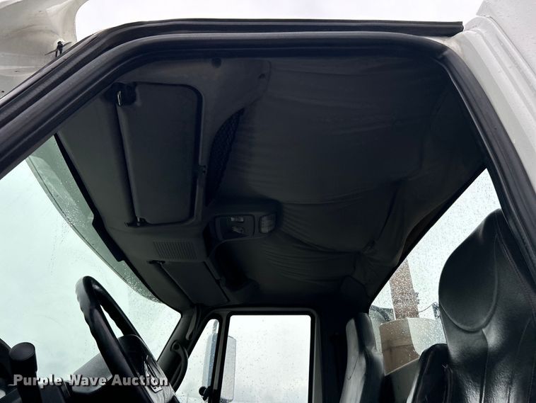 image for item EG1285 2008 International  8600 SBA semi truck