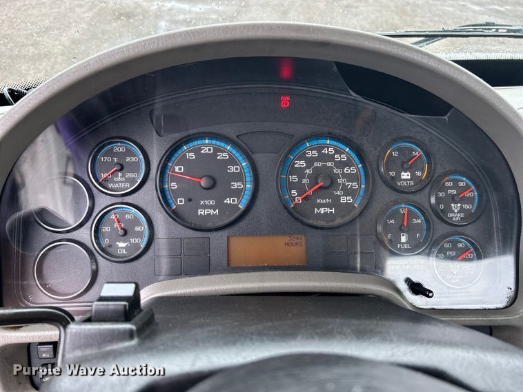 image for item EG1285 2008 International  8600 SBA semi truck