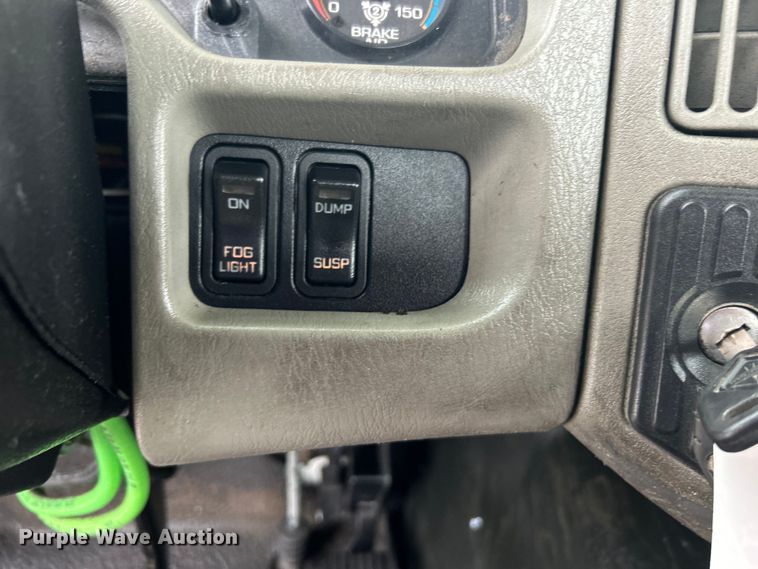 image for item EG1285 2008 International  8600 SBA semi truck