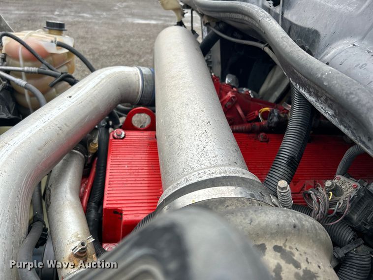 image for item EG1285 2008 International  8600 SBA semi truck