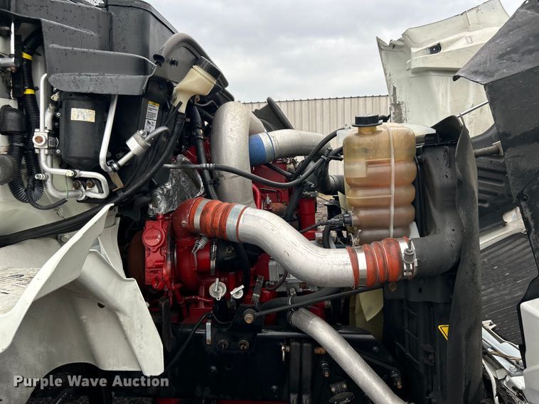 image for item EG1285 2008 International  8600 SBA semi truck