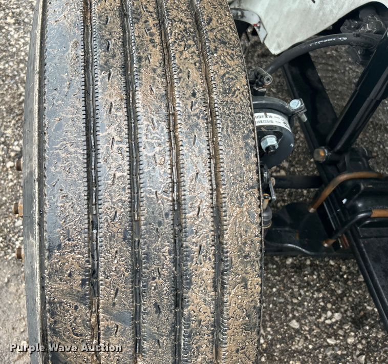 image for item EG1285 2008 International  8600 SBA semi truck