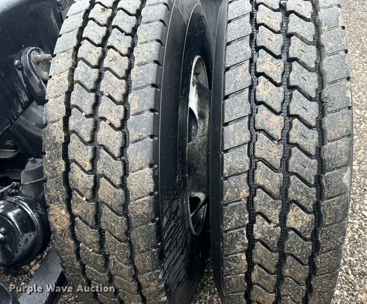 image for item EG1285 2008 International  8600 SBA semi truck