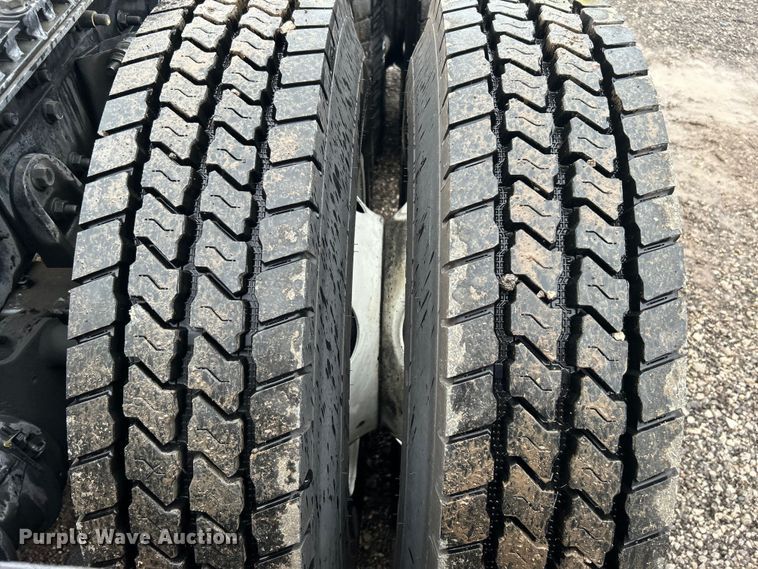 image for item EG1285 2008 International  8600 SBA semi truck