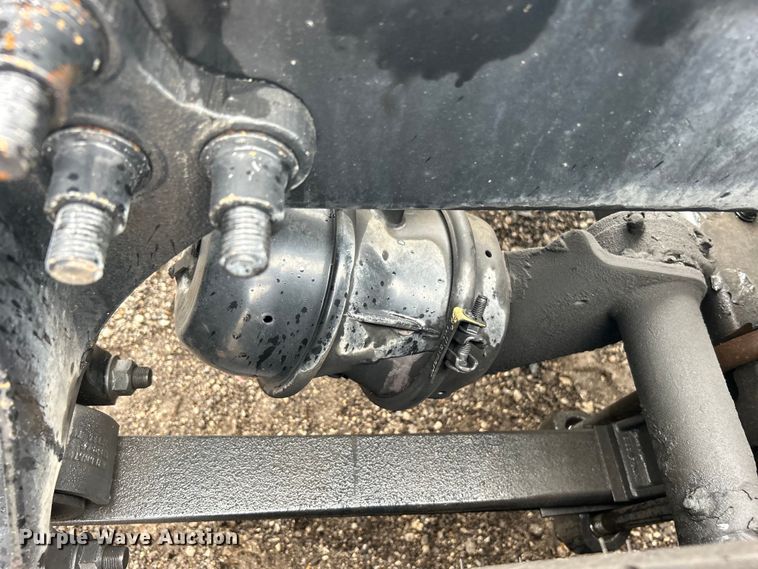 image for item EG1285 2008 International  8600 SBA semi truck