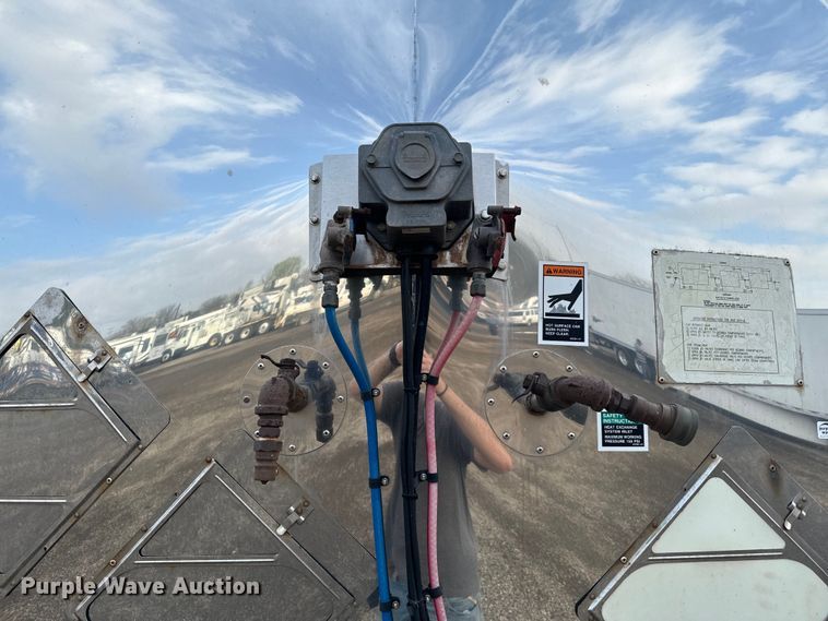 image for item EG1307 1995 Walker Stainless Equipment  tank trailer