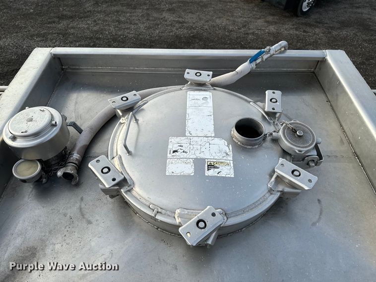 image for item EG1307 1995 Walker Stainless Equipment  tank trailer