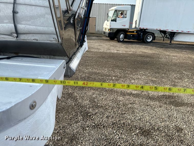 image for item EG1307 1995 Walker Stainless Equipment  tank trailer