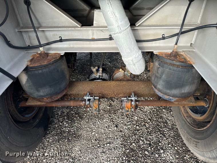 image for item EG1307 1995 Walker Stainless Equipment  tank trailer