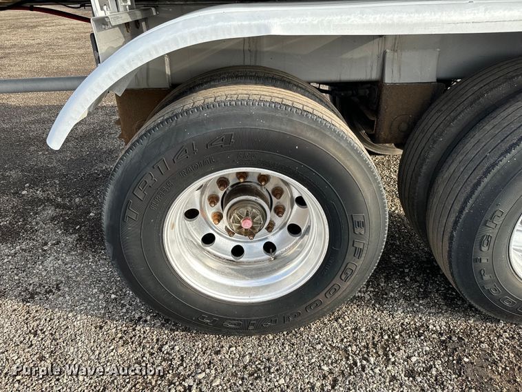 image for item EG1307 1995 Walker Stainless Equipment  tank trailer