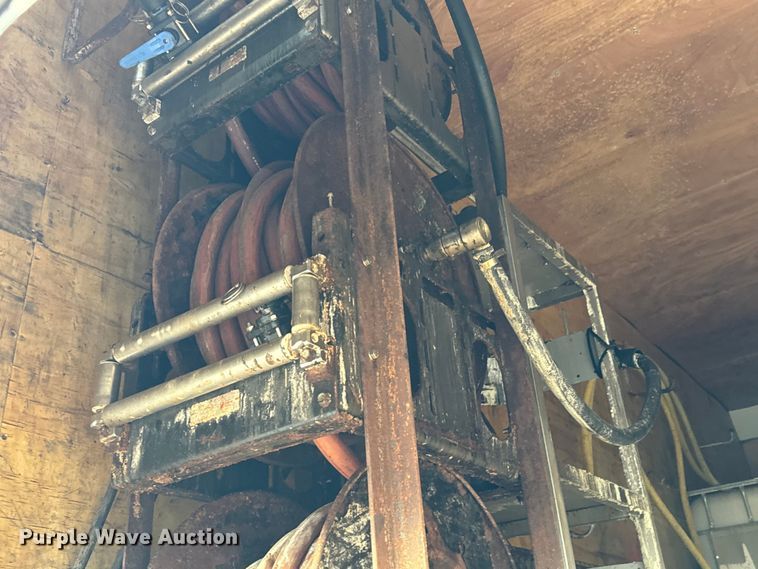 image for item EG1310 2013 Kenworth T370 box truck