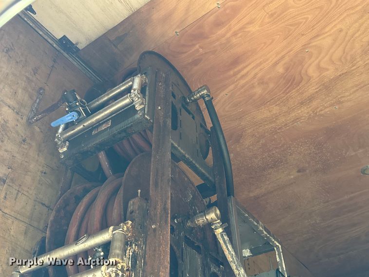 image for item EG1310 2013 Kenworth T370 box truck