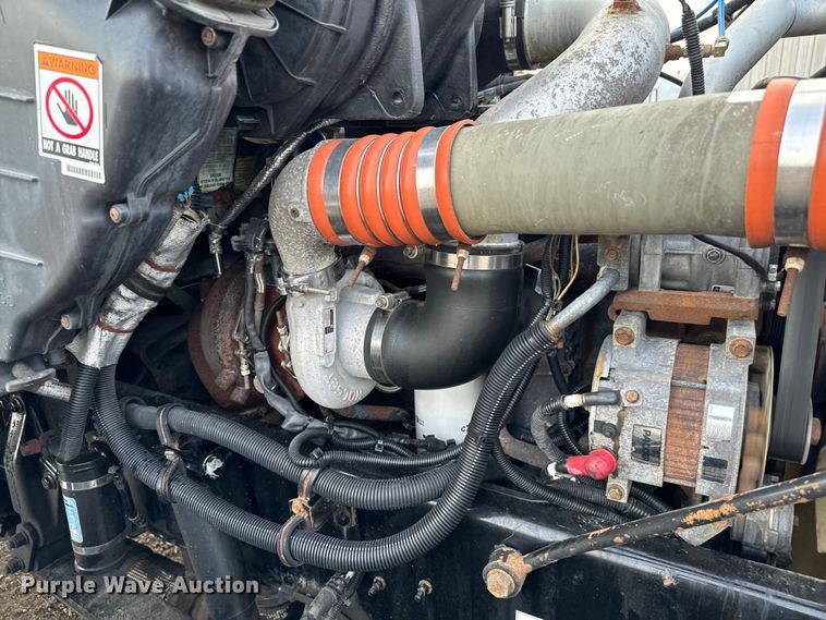 image for item EG1310 2013 Kenworth T370 box truck