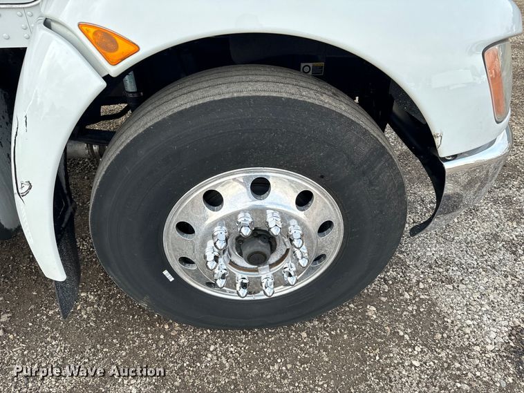 image for item EG1310 2013 Kenworth T370 box truck