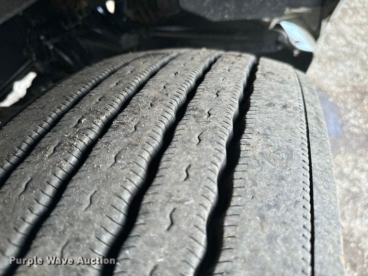 image for item EG1310 2013 Kenworth T370 box truck