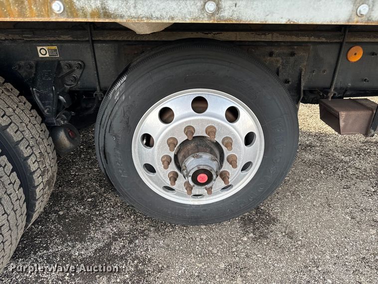 image for item EG1310 2013 Kenworth T370 box truck