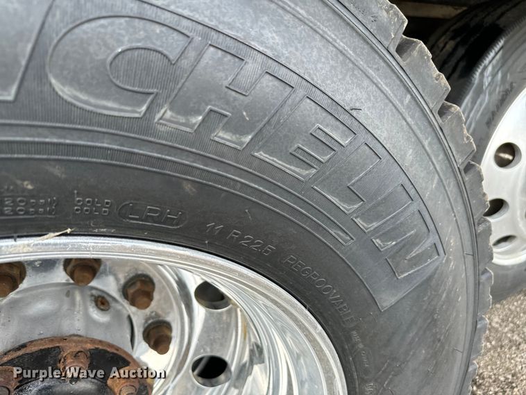 image for item EG1310 2013 Kenworth T370 box truck